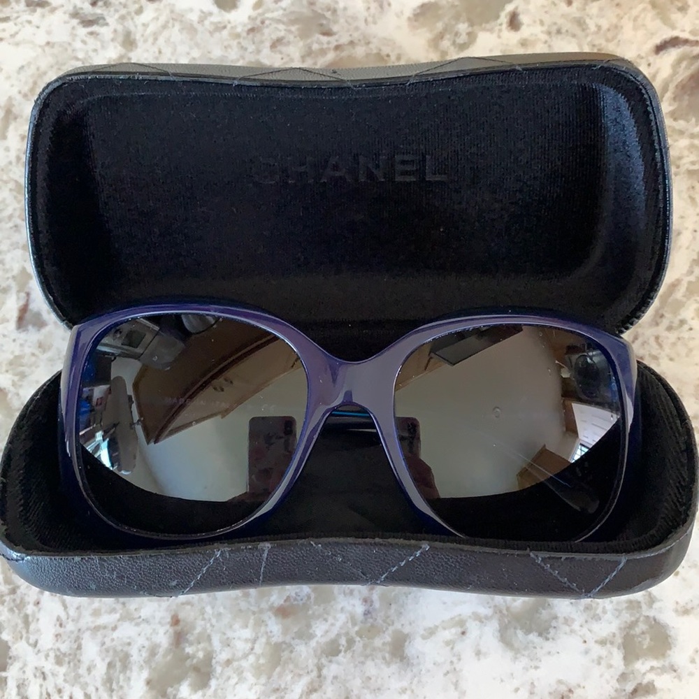 CHANEL sunglasses